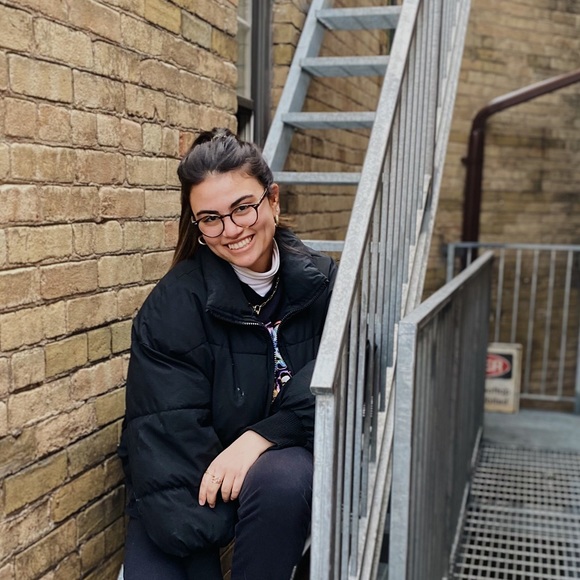 Meet your Posher, Amanda - Picture 1 of 1